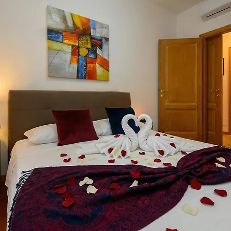 Apartamento Let It Be A Dream View Renovation 2025 Desenzanoloft Official Partner Homes & By Marriott Bonvoy Desenzano del Garda